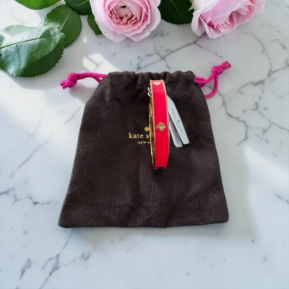kate spade Peony Vibrant Pink Enamel Gold-Tone Spade Logo Bracelet NWT - Picture 3 of 5